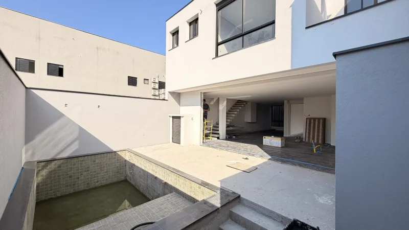 Casa em condomínio à venda no bairro Glória | Bossa Nova 