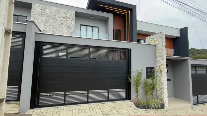 Sobrado Geminado Alto Padrão | Residencial Gloriar