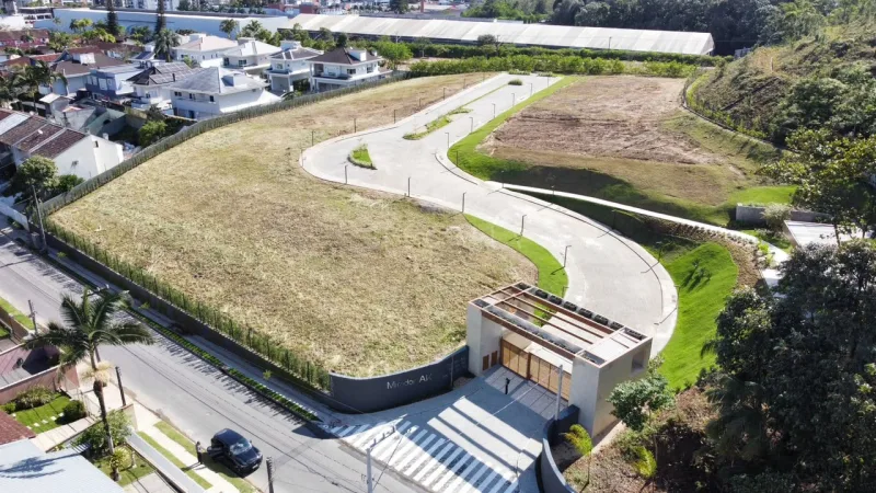 Terrenos em condomínio fechado à venda no bairro América | Residencial Mirador AK