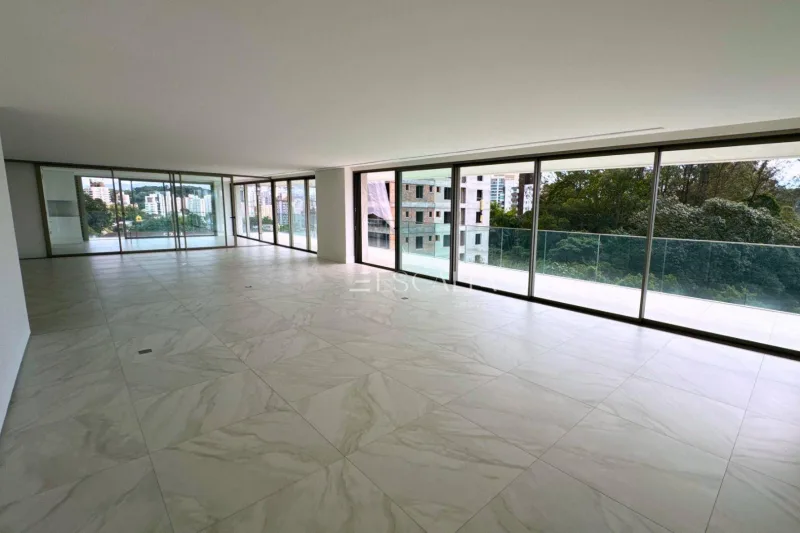 Apartamento à venda no bairro Anita Garibaldi | Edifício San Thiago