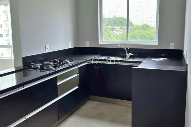 Apartamento semimobiliado à venda no bairro Atiradores | Rachel de Queiroz