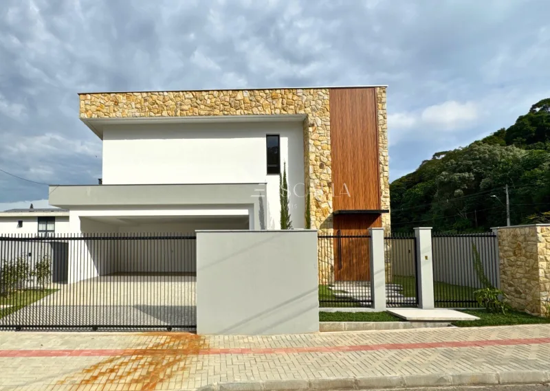 Casa de alto padrão à venda no Bairro América | Orleans