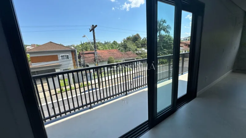 Casa triplex com elevador privativo à venda no bairro Glória | Vernazza Triplex